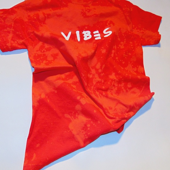 🆕Vintage style vibes t-shirt - Picture 4 of 5